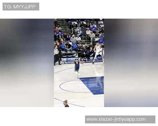 势如破竹的精彩瞬间弗拉格飞身大帽拉塞尔助攻浓眉空中暴扣 势如破竹的精彩瞬间弗拉格飞身大帽拉塞尔助攻浓眉空中暴扣